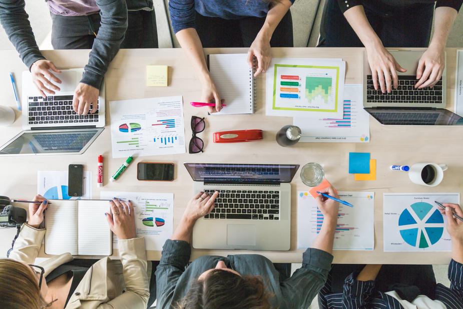Burst_business-team-meeting-boardroom